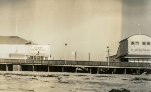 Ruth's Hamburgers and Warner's Fountain at entrance 3, ca. 1945