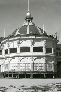 In 1938 the Casino Rotunda housed Jensen's Fountain Lunch and has housed various concessions throughout the years
