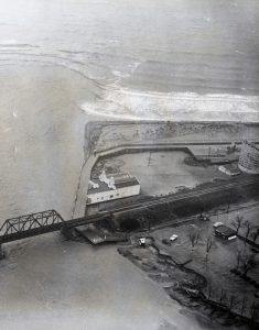 The River Park area in 1955, the River Bath House is still there but the cottages have been removed