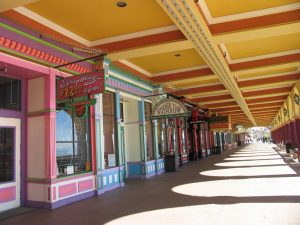 Under the Rainbow and Boardwalk Bargains, Seaside Company merchandise stores in the same location as the pie shop, 2005