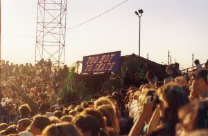 Too Hot To Skate crowd, 1995