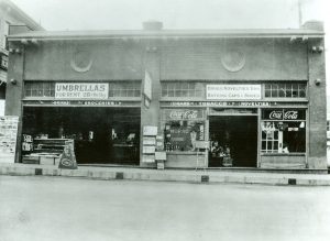 Casa del Rey Little Market and Garage, ca. 1940