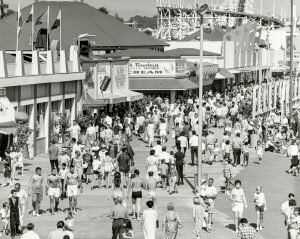Activity around entrance 3, 1963