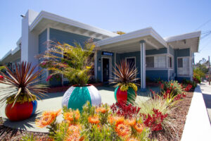 Beachball planters set the tone outside the lobby of Edgewater Beach Inn